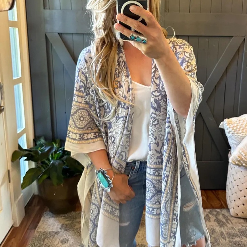 New Boho Lightweight White Cardigan Kimono Top Tassel Hem Hippie Jacket Cover-Up